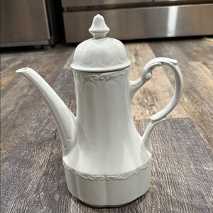 Classic White Porcelain Itonstone Coffee Pot
